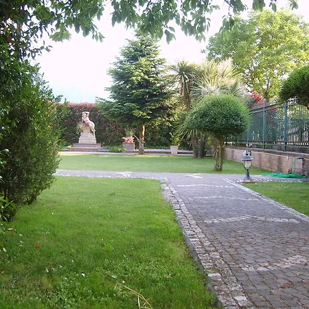 Rosso Di Sera 3* Pietramelara