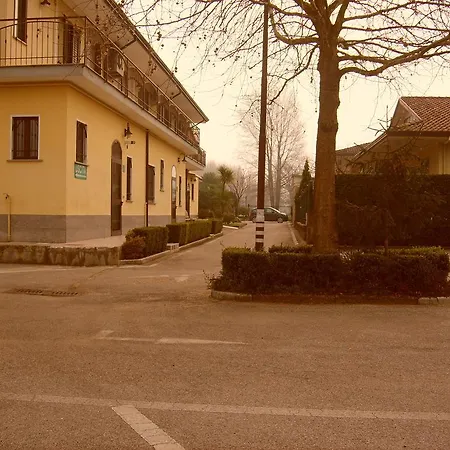 Rosso Di Sera 3* Pietramelara