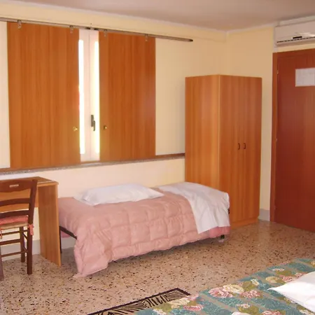 Rosso Di Sera Hotel Pietramelara